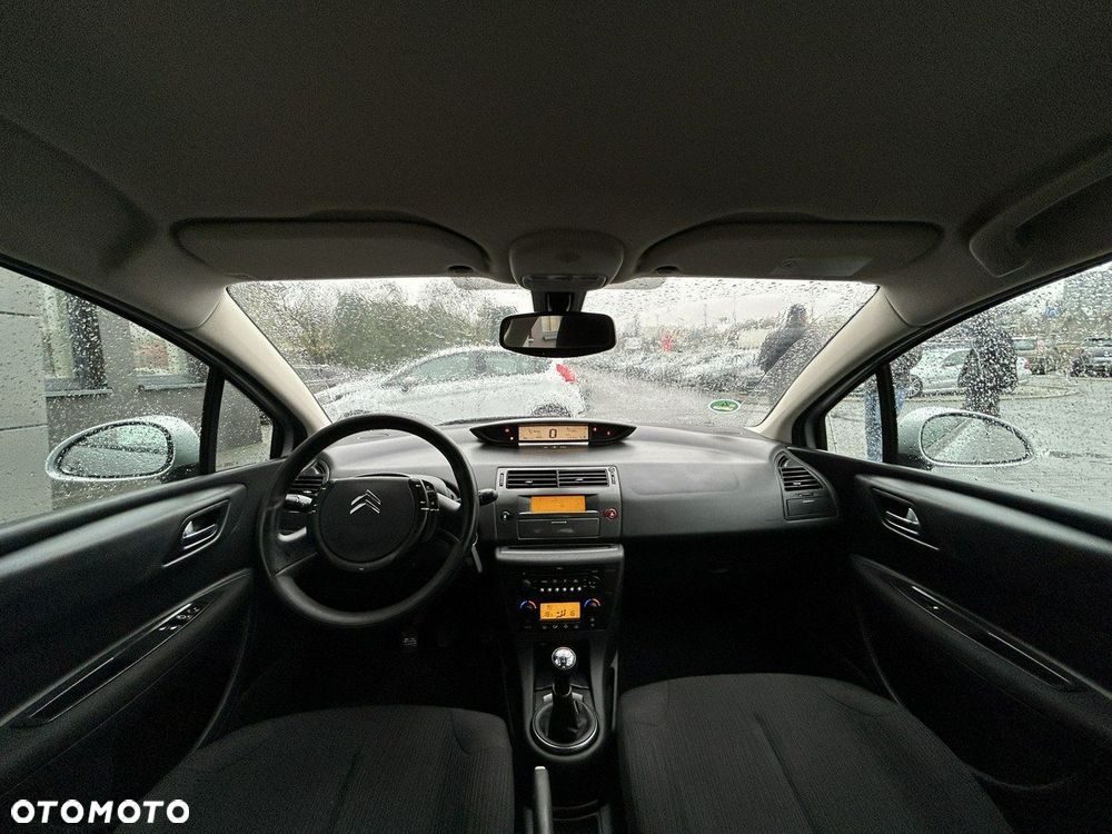 Citroën C4 1.4 16V Style - 10