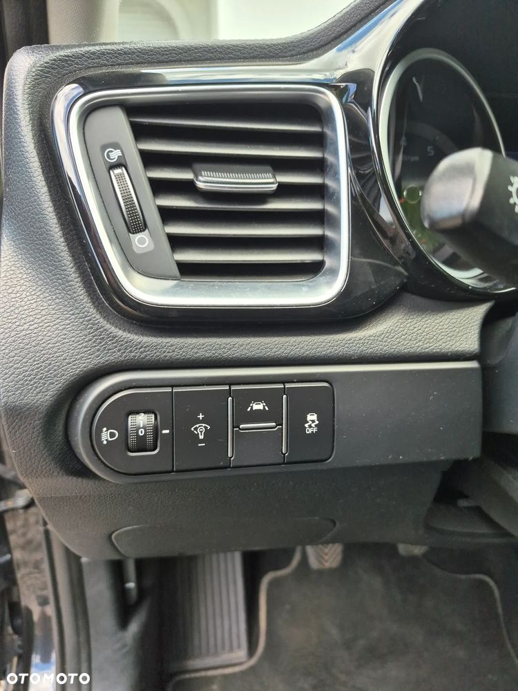 Kia Ceed 1.4 T-GDI OPF Vision - 18