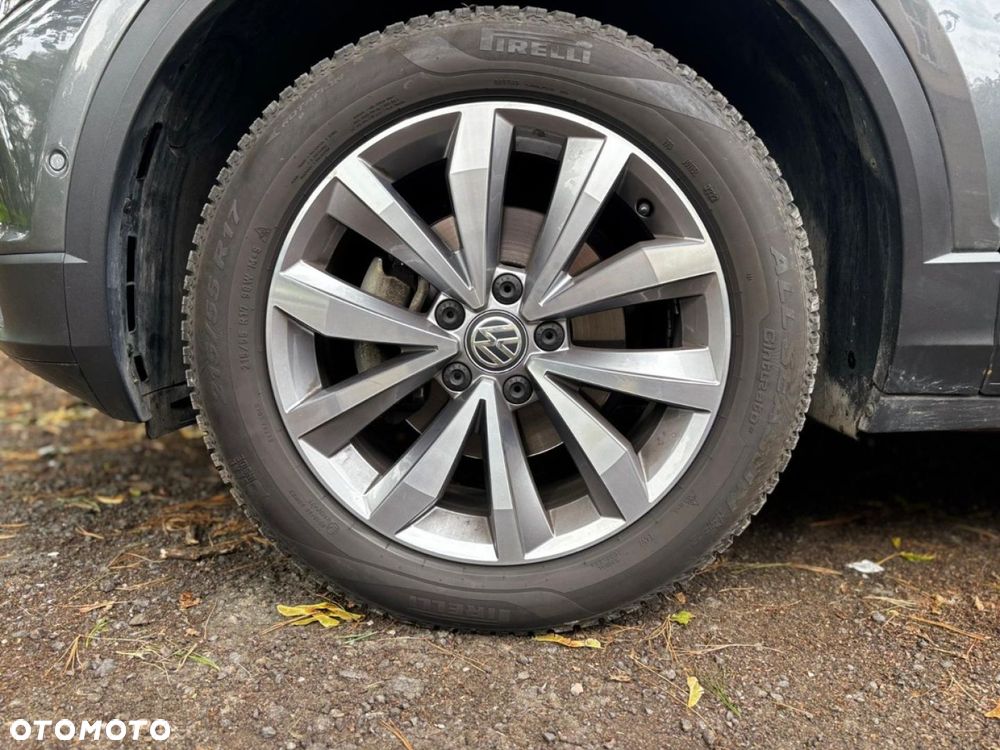 Volkswagen T-Roc - 16