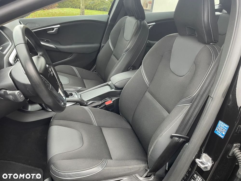 Volvo V40 D3 Momentum - 11