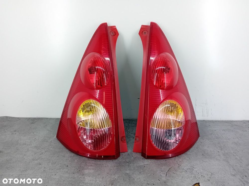 LAMPY TYŁ KOMPLET PEUGEOT 107 81550-0H040  81560-0H040 HATCHBACK - 1