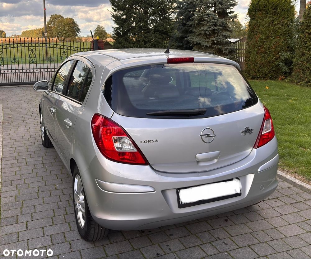 Opel Corsa 1.4 16V Cosmo - 3