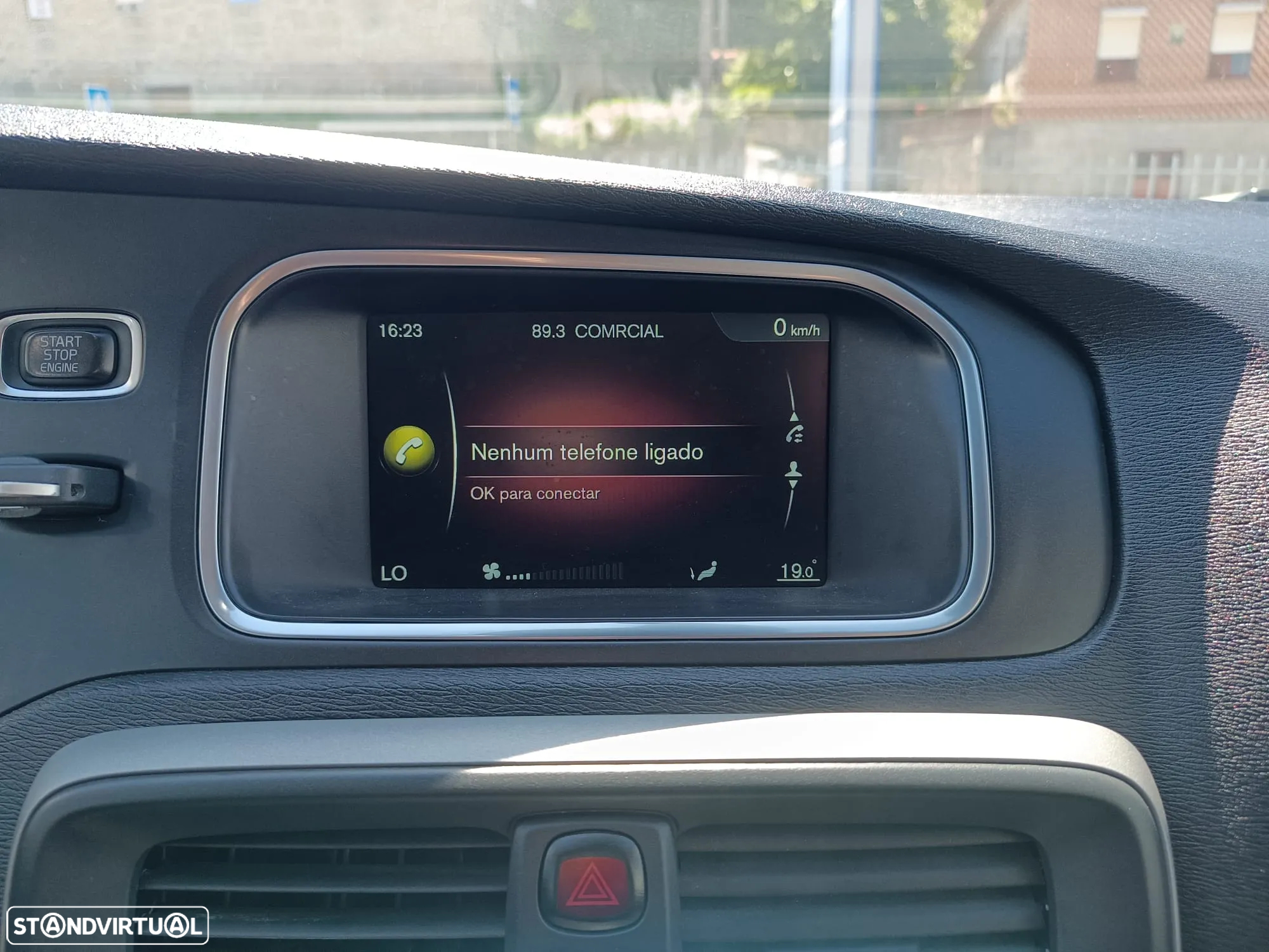 Volvo V40 1.6 D2 Momentum Powershift Eco - 23