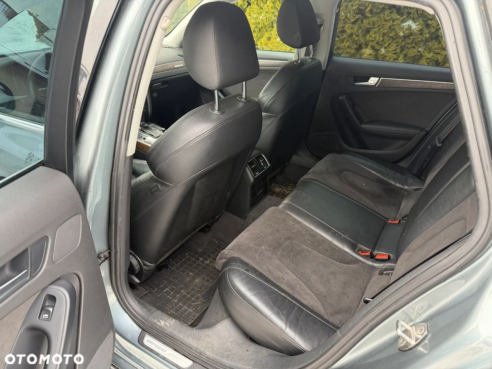 Audi A4 Allroad - 12