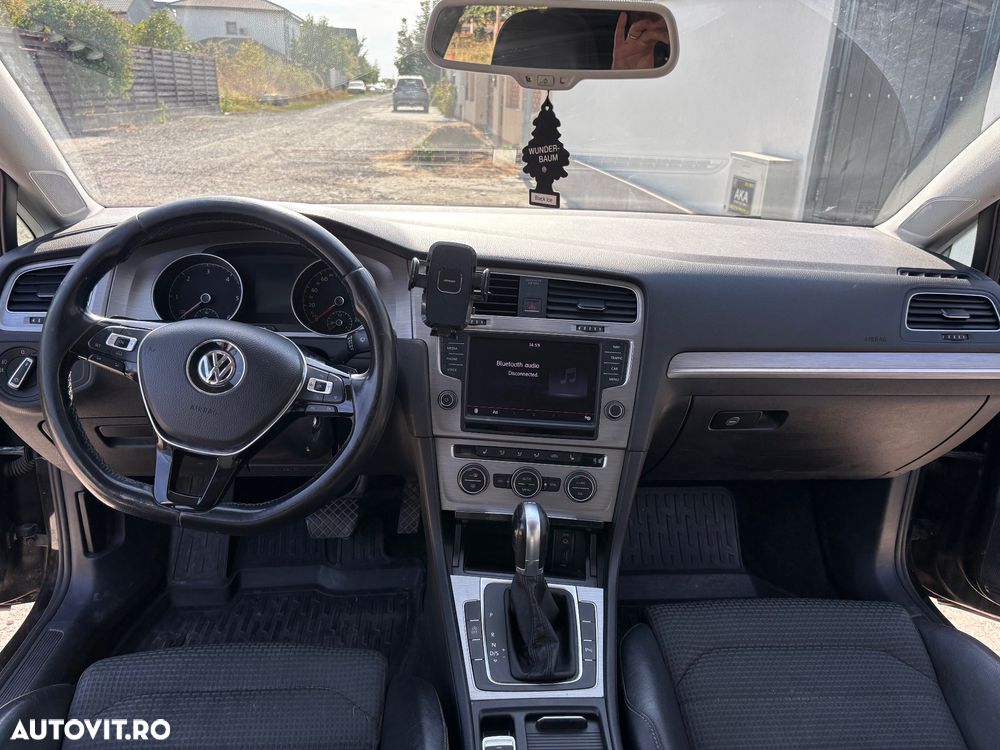 Volkswagen Golf - 9