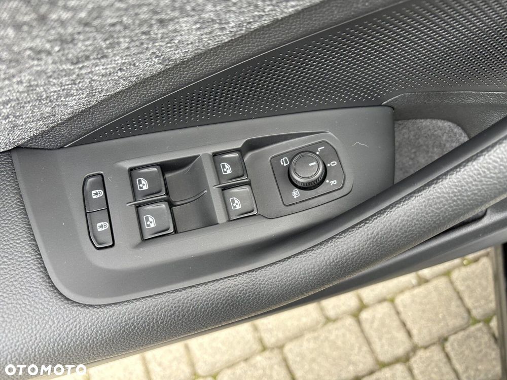 Skoda Superb 2.0 TDI SCR Selection DSG - 19