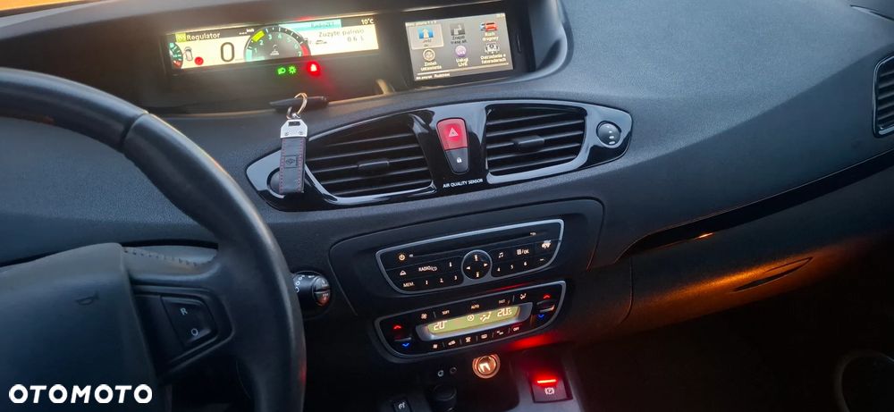 Renault Scenic 1.6 16V 110 Dynamique - 12