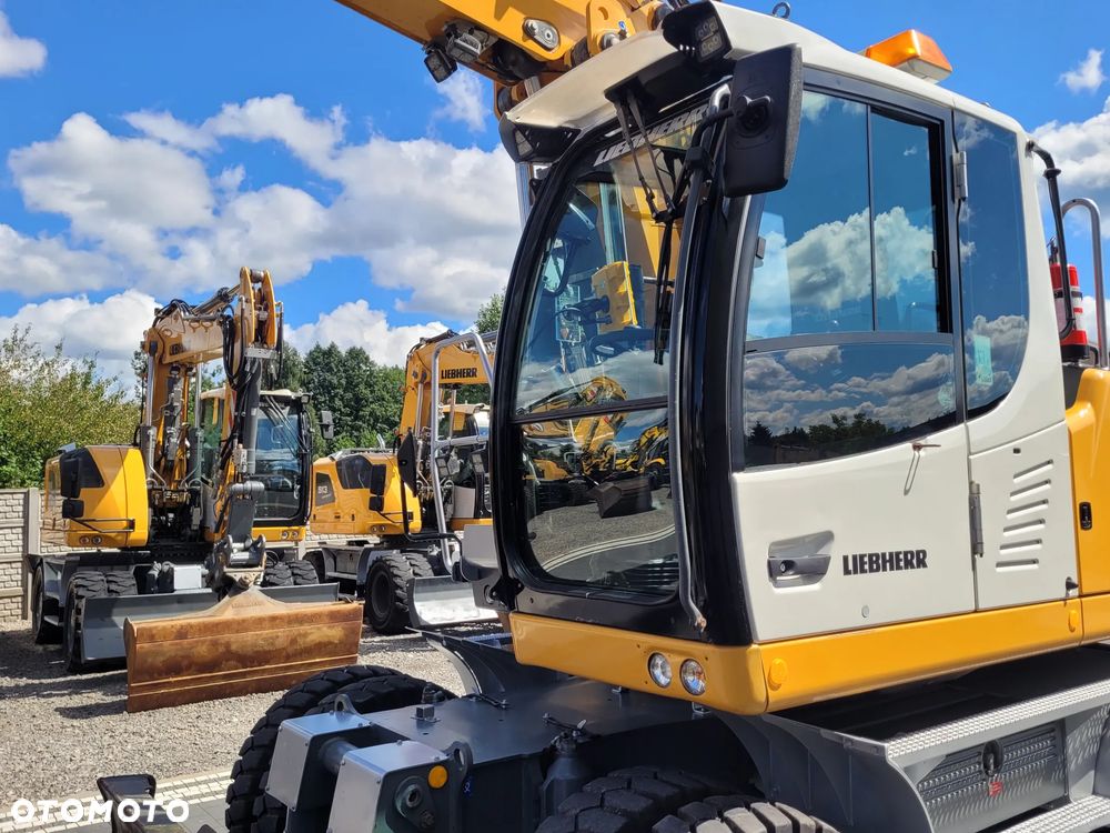 Liebherr A918 / ROTOTILT ze szczypcami / system niwelacji GPS 3D / - 3