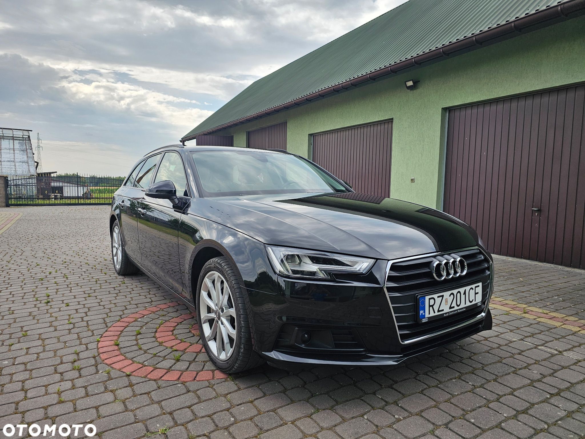 Audi A4 40 TDI S tronic - 1