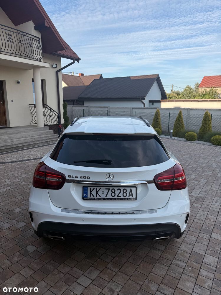 Mercedes-Benz GLA 200 7G-DCT AMG Line - 5