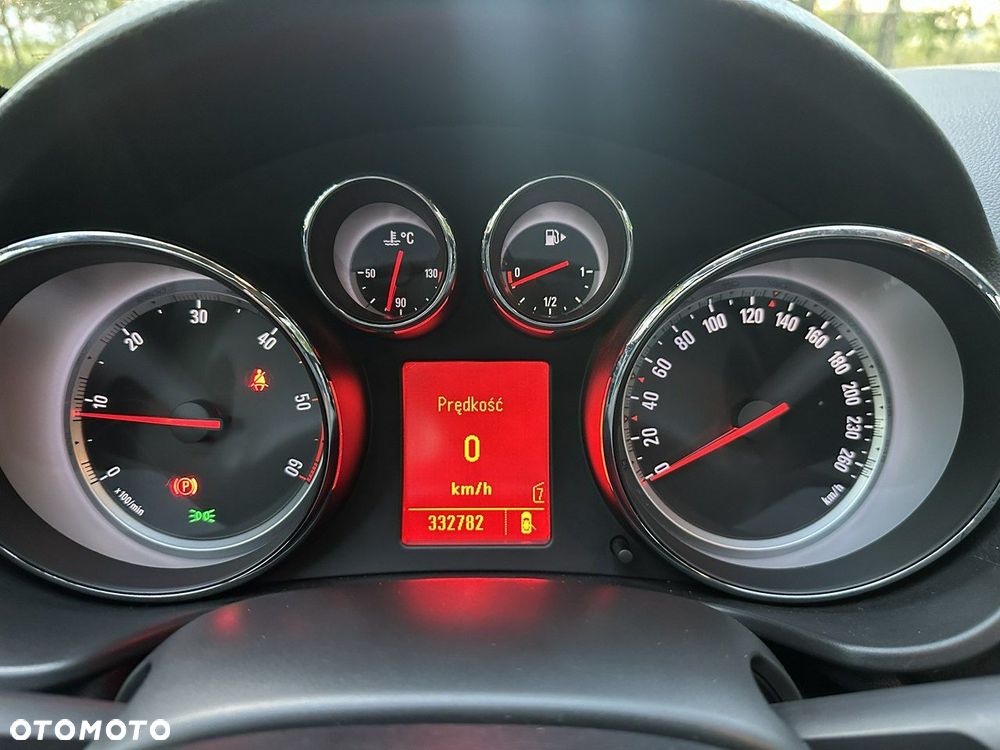 Opel Insignia - 35