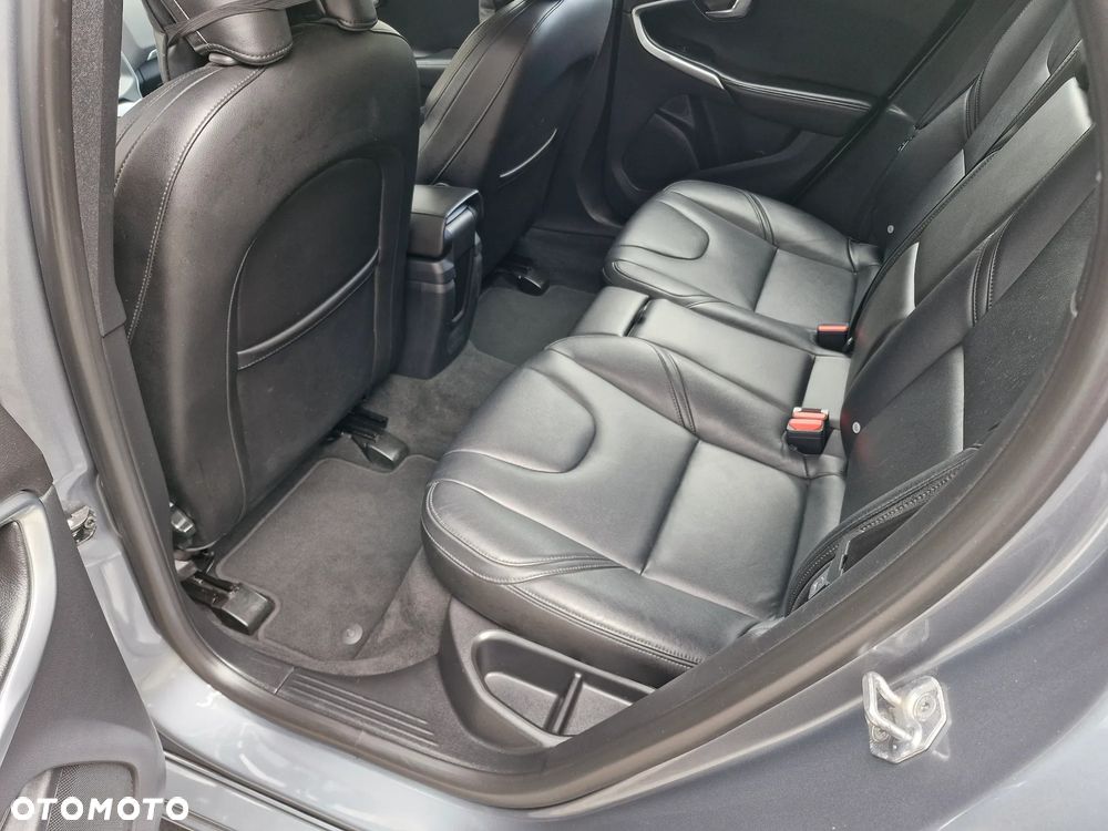 Volvo V40 D2 Inscription - 35
