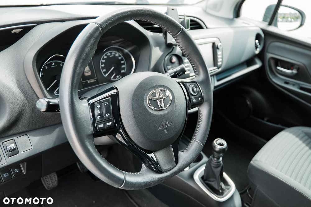 Toyota Yaris 1.5 Premium - 13