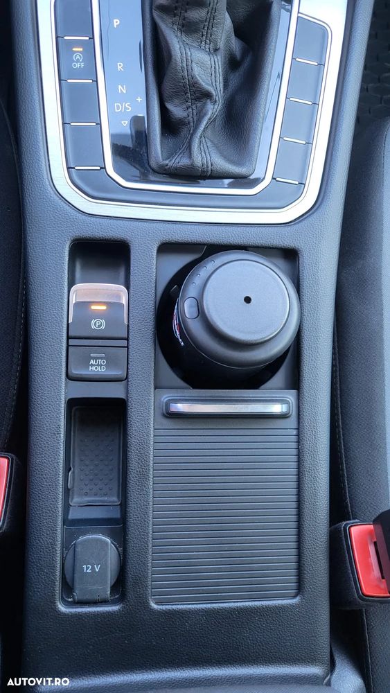 Volkswagen Passat 2.0 TDI SCR DSG Comfortline - 15