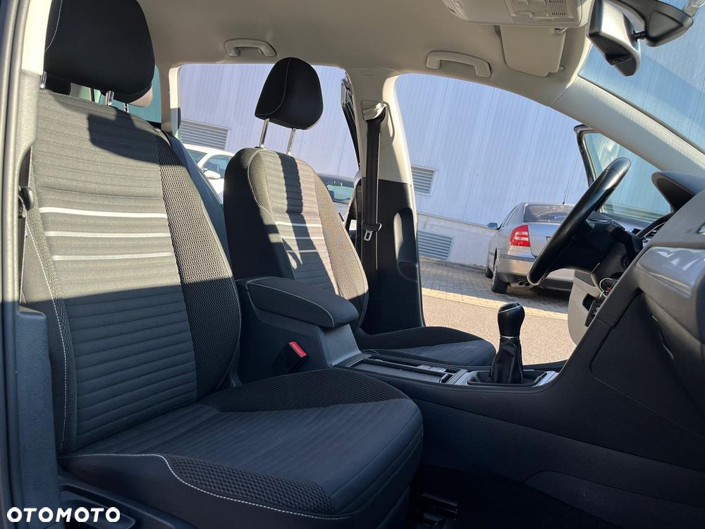 Volkswagen Golf 1.6 BlueTDI Cup - 9