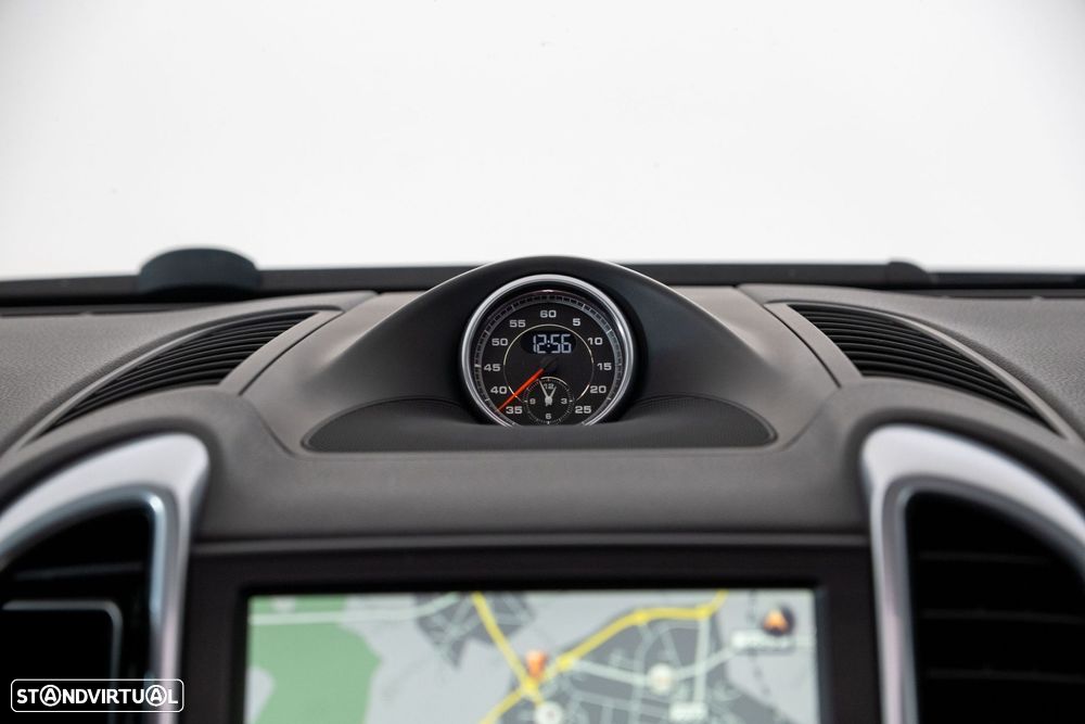 Porsche Cayenne Platinum Edition - 33