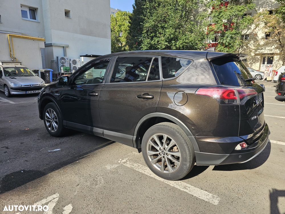 Toyota RAV4 - 9