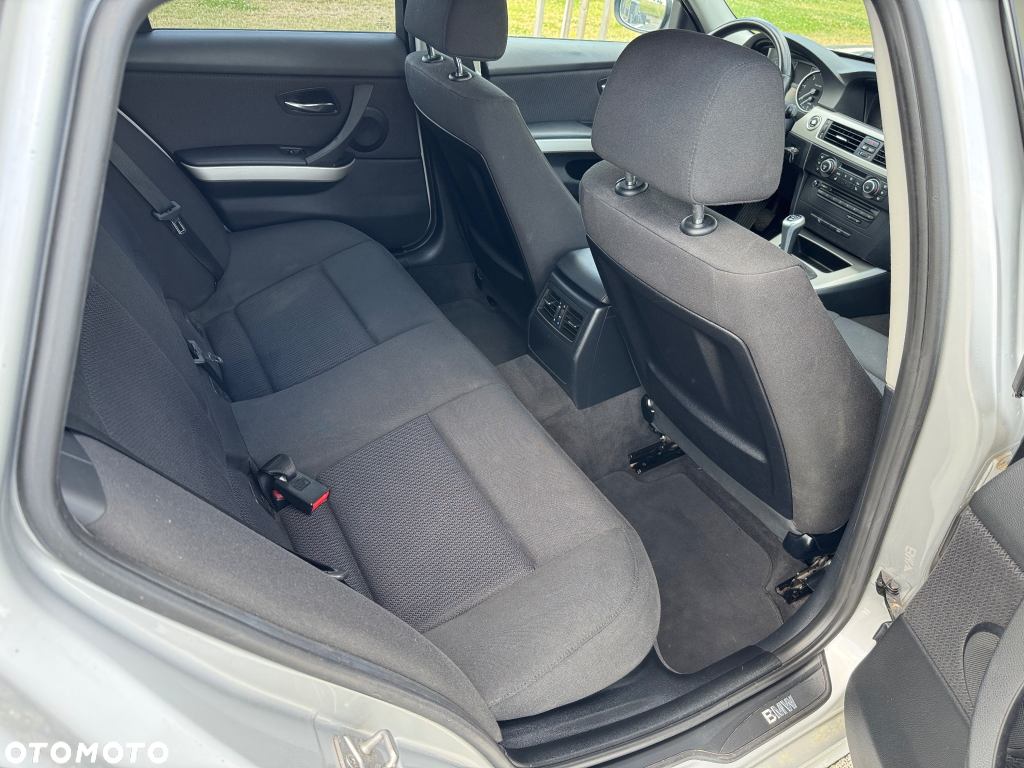 BMW Seria 3 318d DPF Touring Edition Exclusive - 23