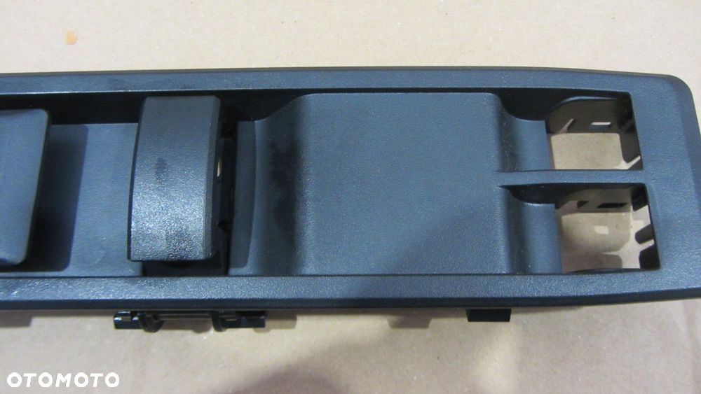 BMW IX I20 PANEL OBSŁUGI PRZEŁĄCZNIK BAGAŻNIKA OPARCIA FOTELI 9873813 - 4