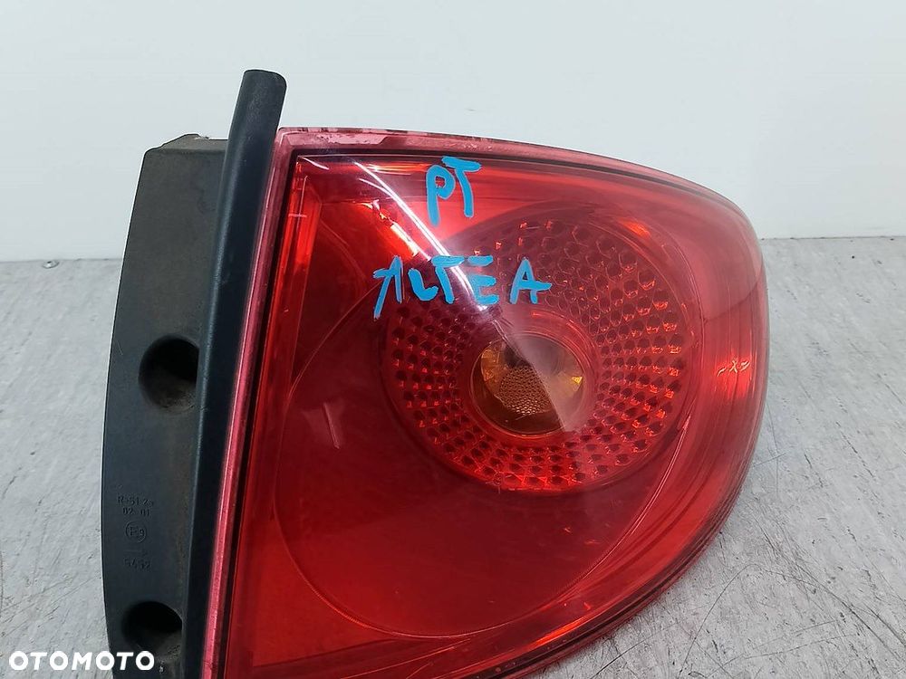 LAMPA TYLNA PRAWA SEAT ALTEA 5P0945096D HATCHBACK - 8