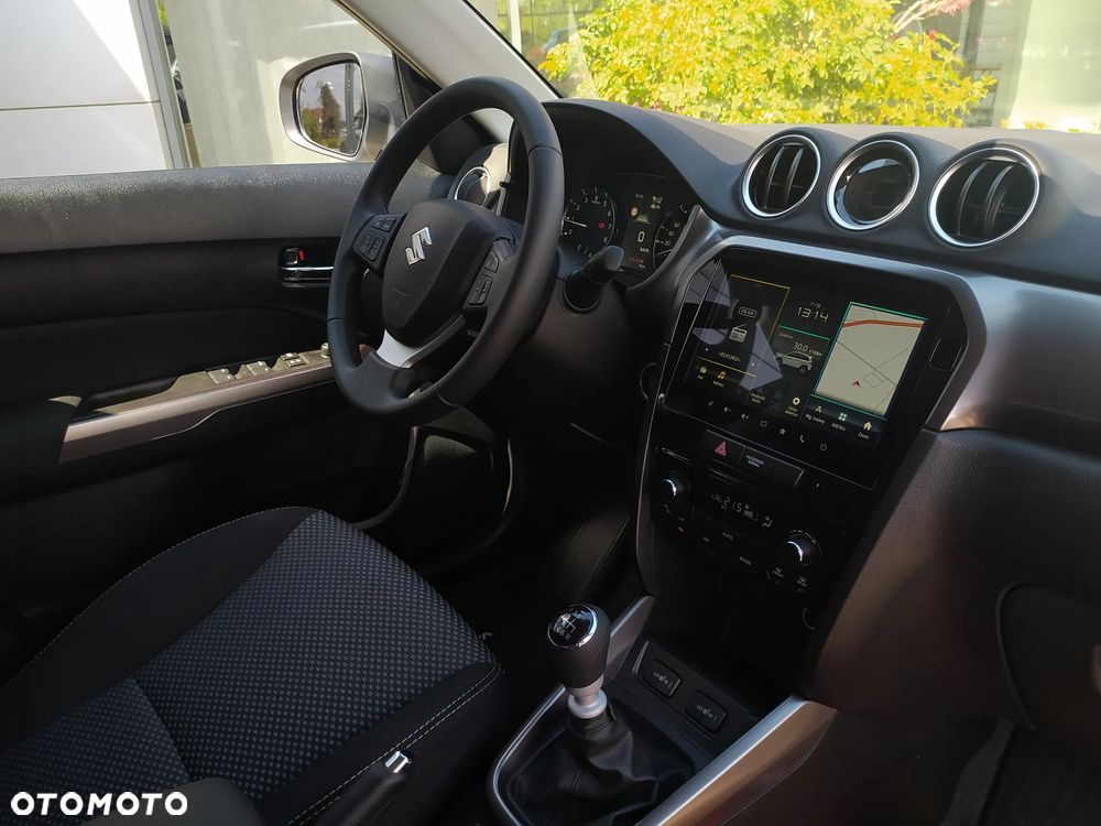 Suzuki Vitara 1.4 Boosterjet mHEV Premium Plus 2WD - 23