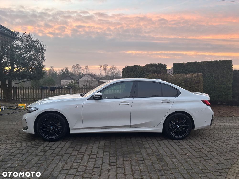 BMW Seria 3 330i xDrive - 5