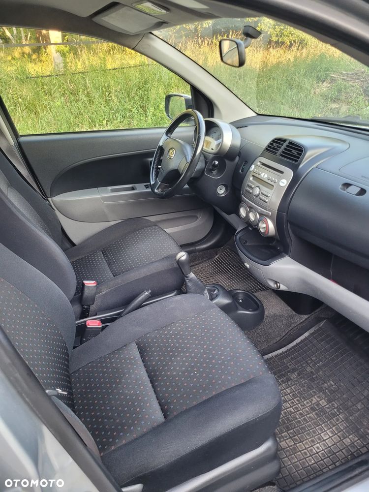 Daihatsu Sirion - 12
