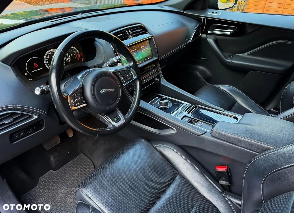 Jaguar F-Pace 2.0 i4P AWD R-Sport - 34
