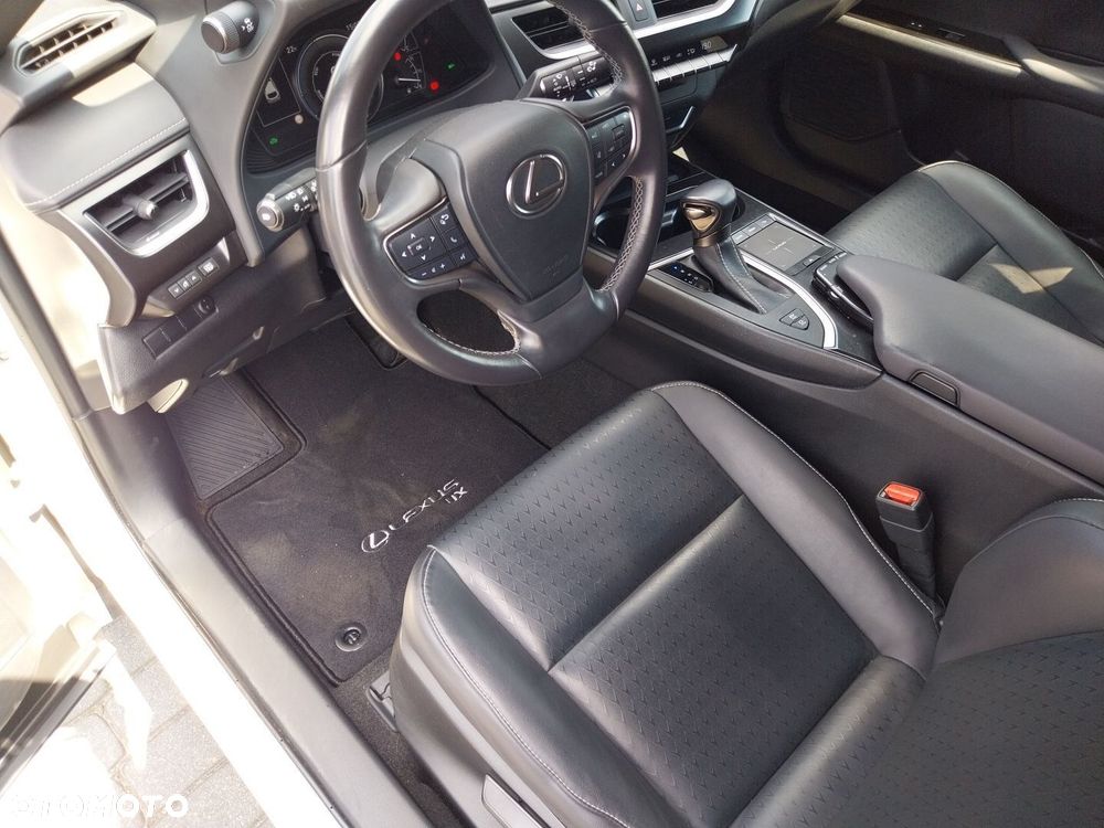 Lexus UX 250h GPF F Impression 2WD - 19