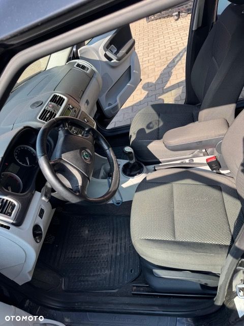 Skoda Roomster 1.6 16V Scout - 12