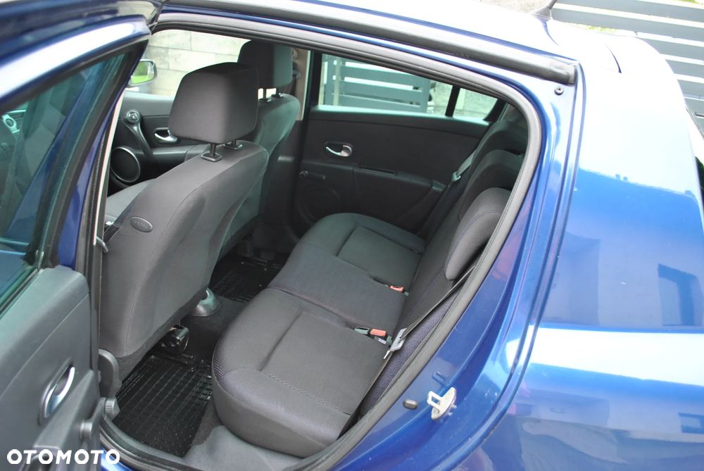 Renault Clio - 6