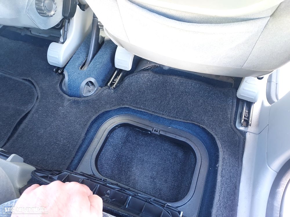 Renault Scénic 1.4 16V RXE AC - 11