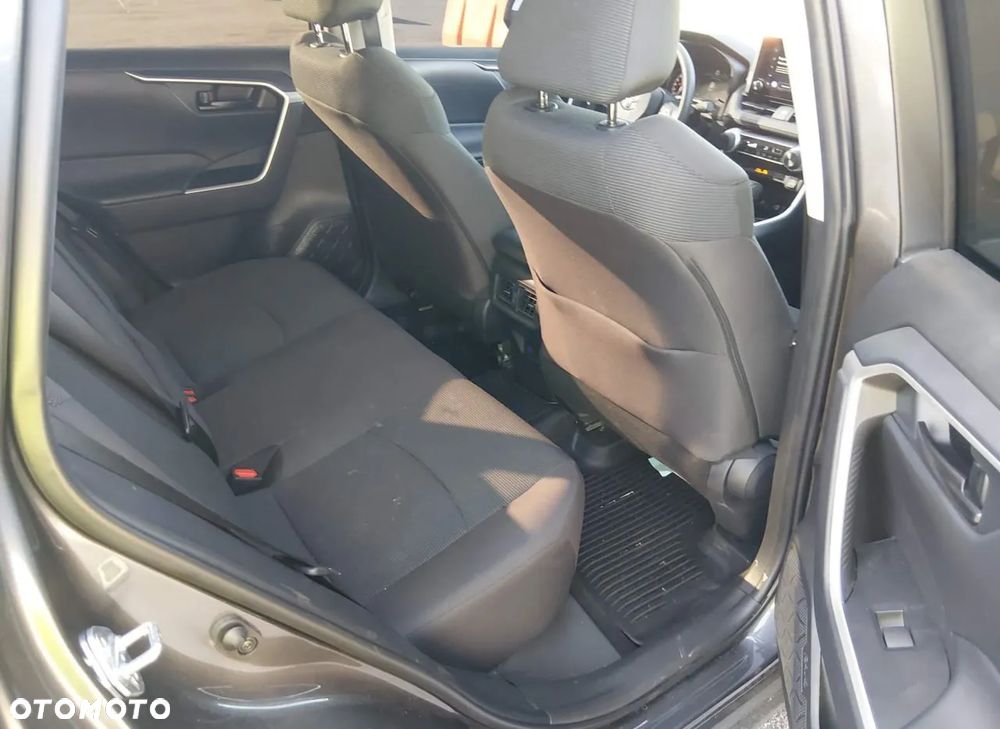 Toyota RAV4 - 9