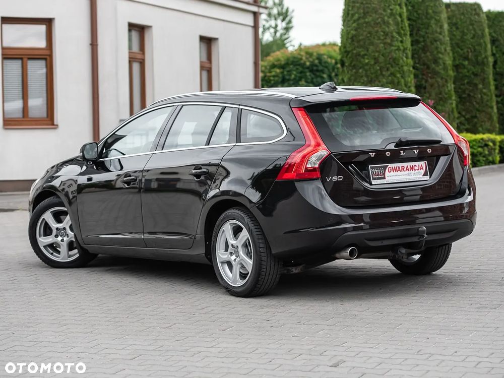 Volvo V60 D2 Summum - 9
