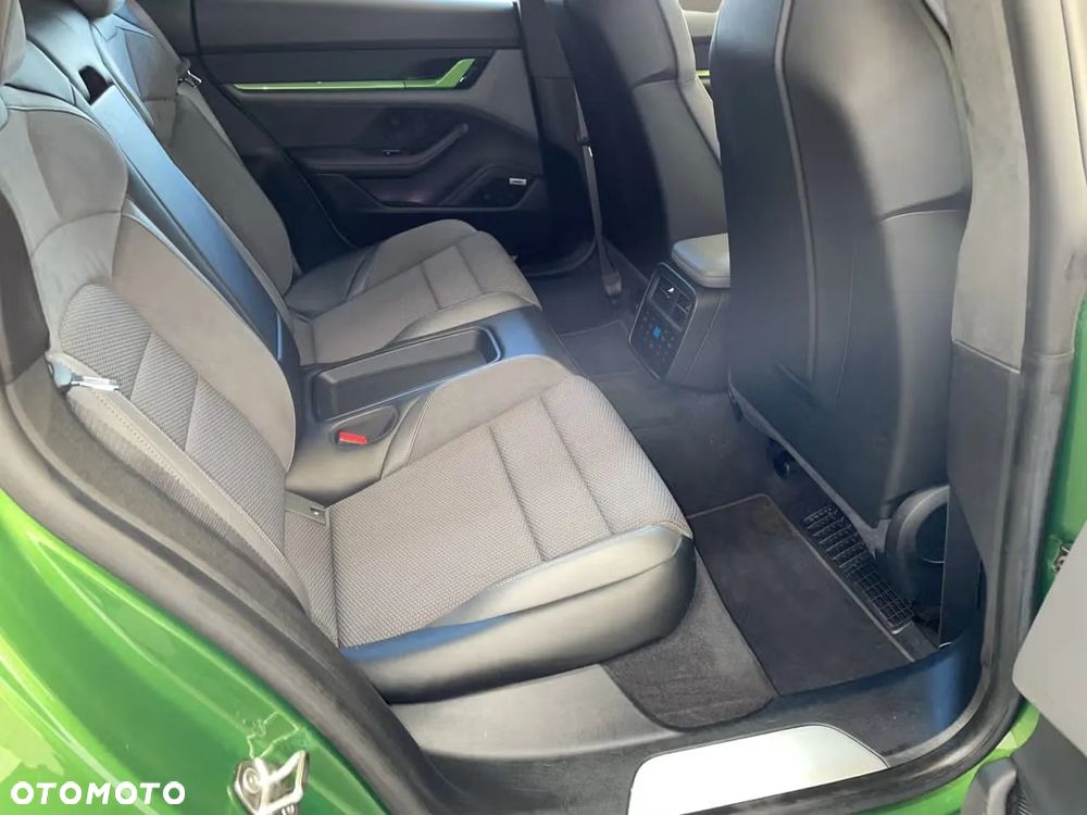 Porsche Taycan 19 - 9