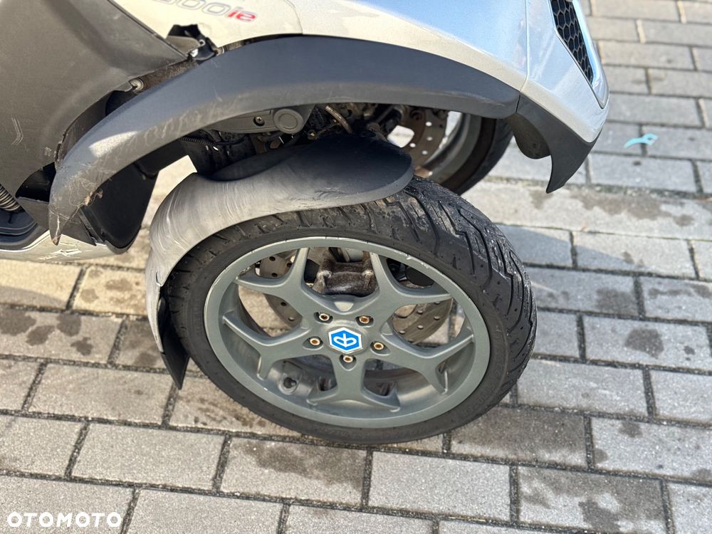 Piaggio MP-3 - 8