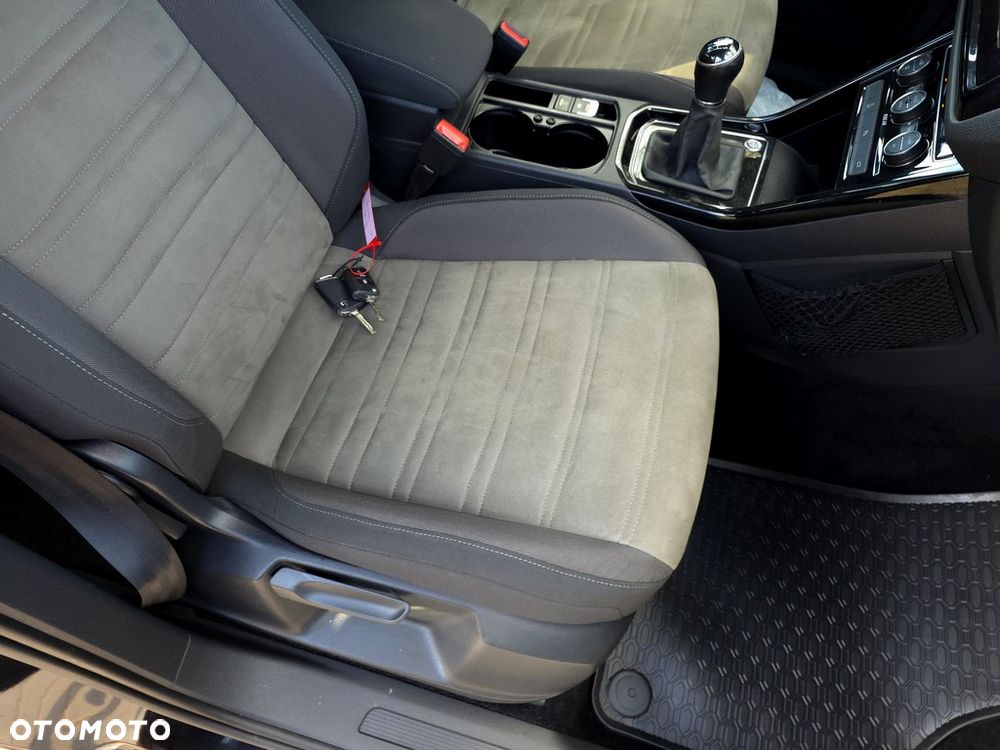 Volkswagen Touran 2.0 TDI BMT Highline - 12