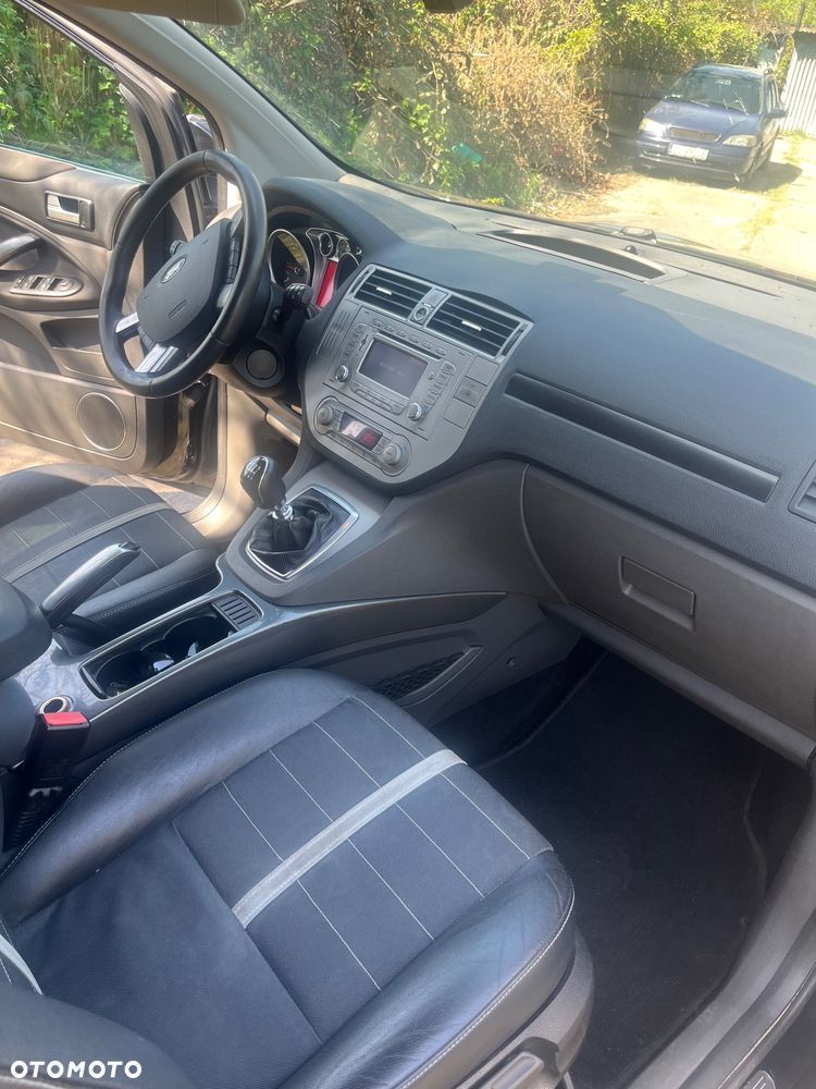 Ford Kuga 2.0 TDCi 2x4 Titanium - 6