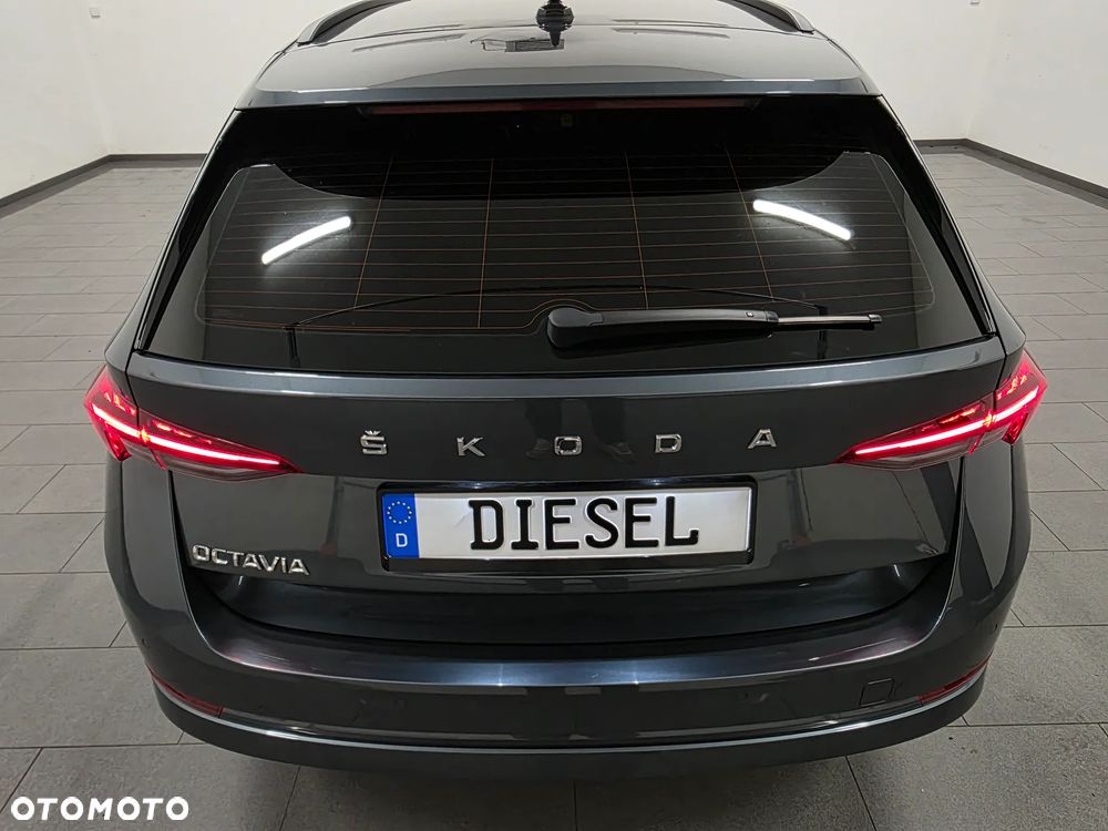 Skoda Octavia 2.0 TDI DSG Exclusive Plus - 37