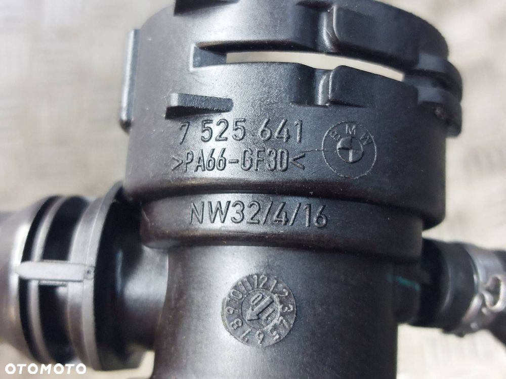 ZBIORNICZEK WYRÓWNAWCZY + PRZEWÓD WĄŻ RURA WODY BMW E90 2.0 D 7810592 - 5