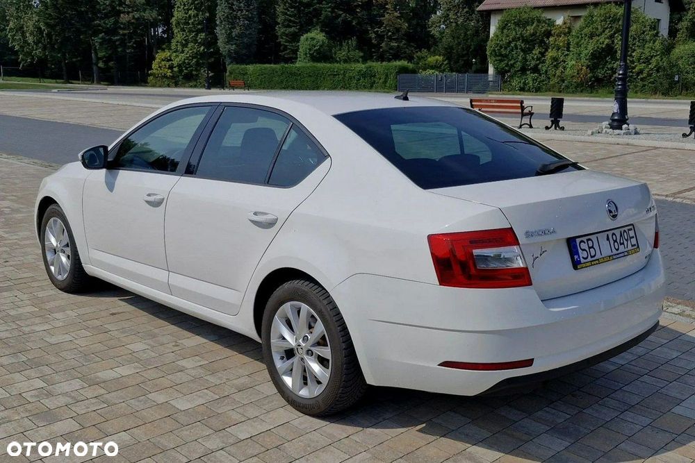 Skoda Octavia 2.0 TDI 4x4 Clever DSG - 3