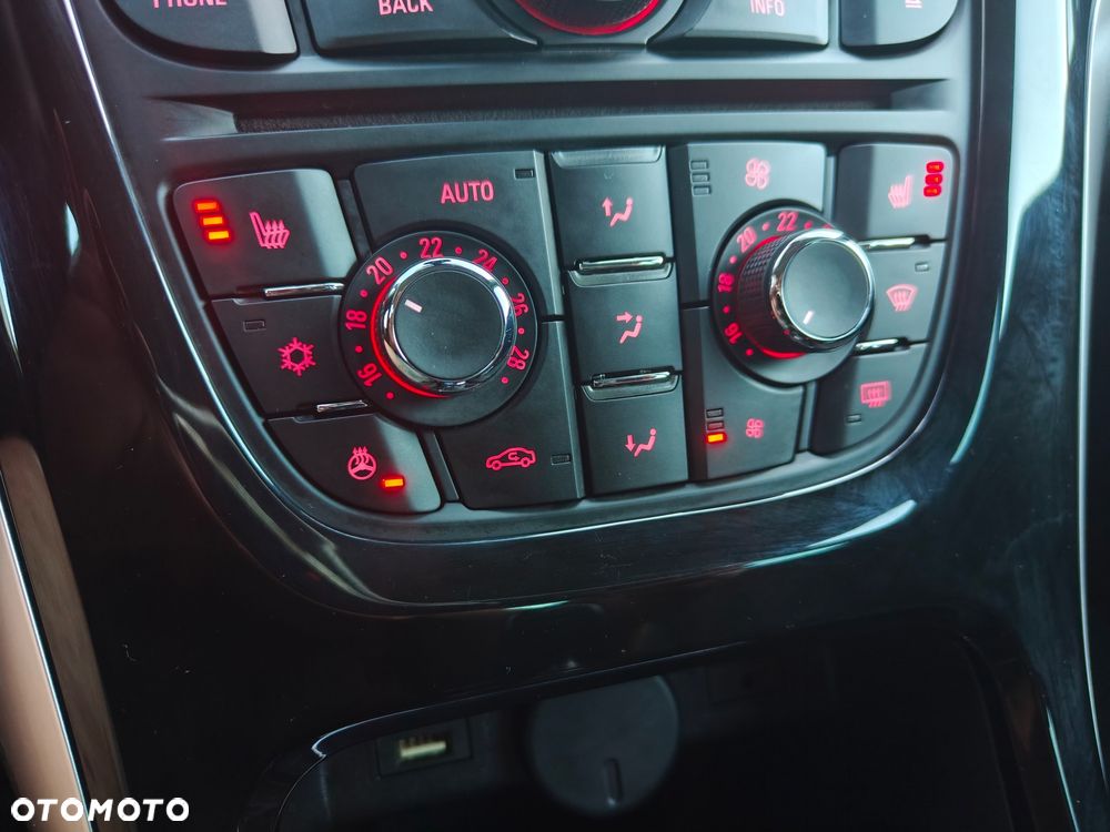 Opel Astra 1.4 Turbo Exklusiv - 19