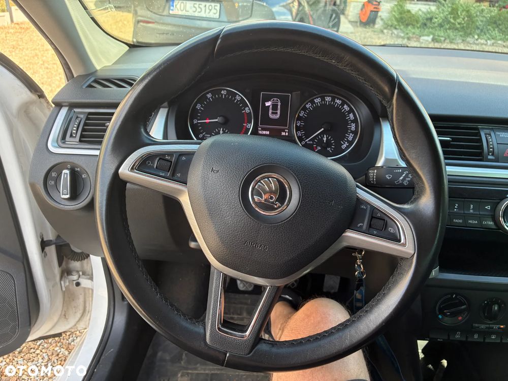 Skoda RAPID 1.2 TSI Ambition - 9
