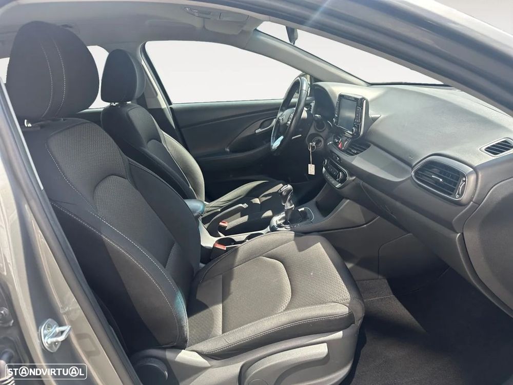 Hyundai i30 SW 1.6 CRDi Style+Navi - 14