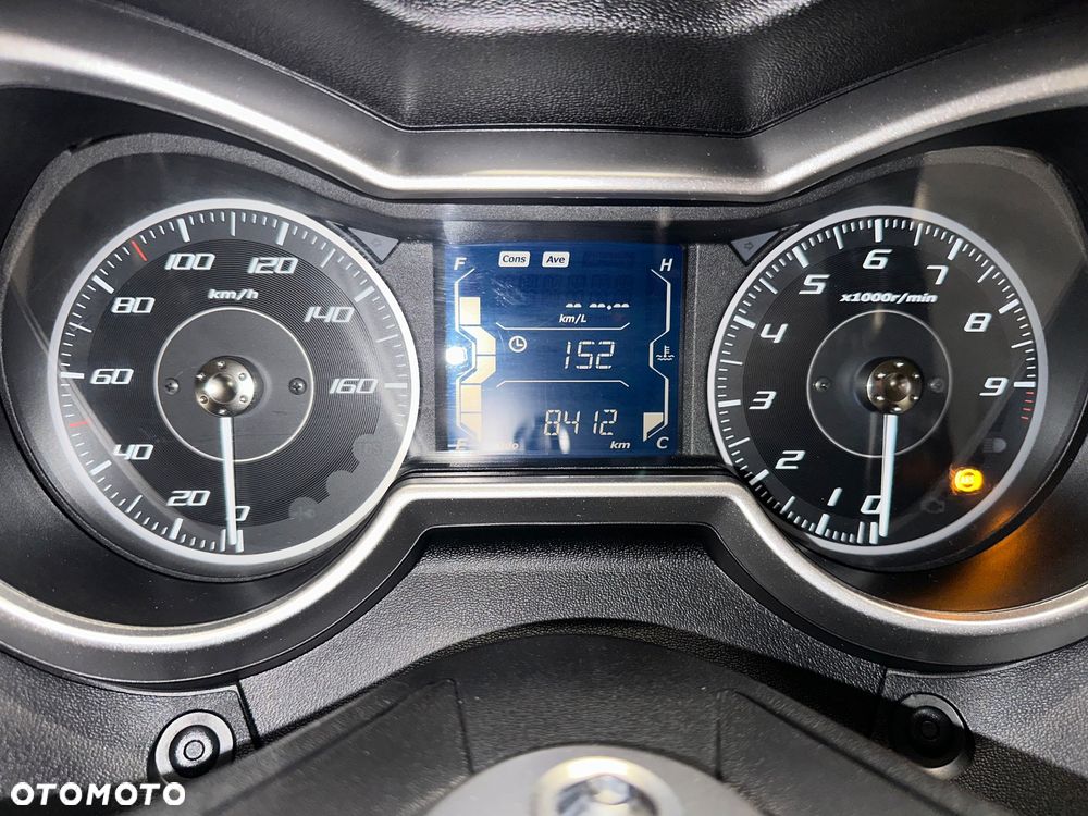 Yamaha X-max - 7