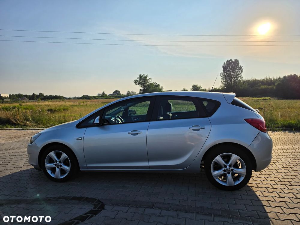 Opel Astra 1.6 Essentia - 16