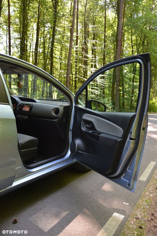 Toyota Yaris 1.33 Premium - 11