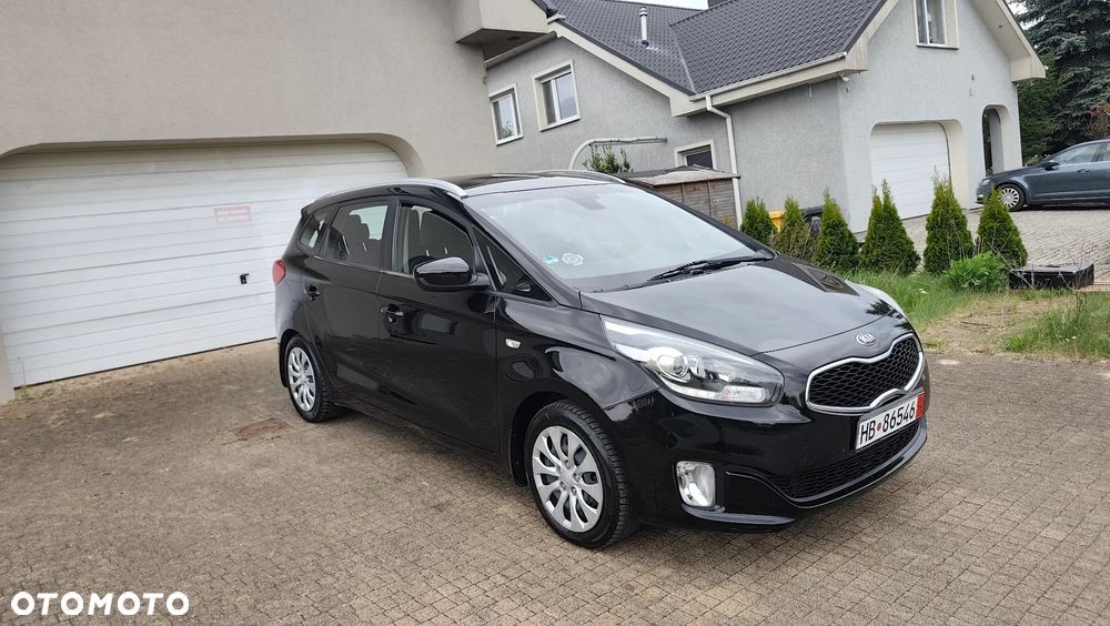 Kia Carens 1.6 GDI Fifa World Cup Edition - 23
