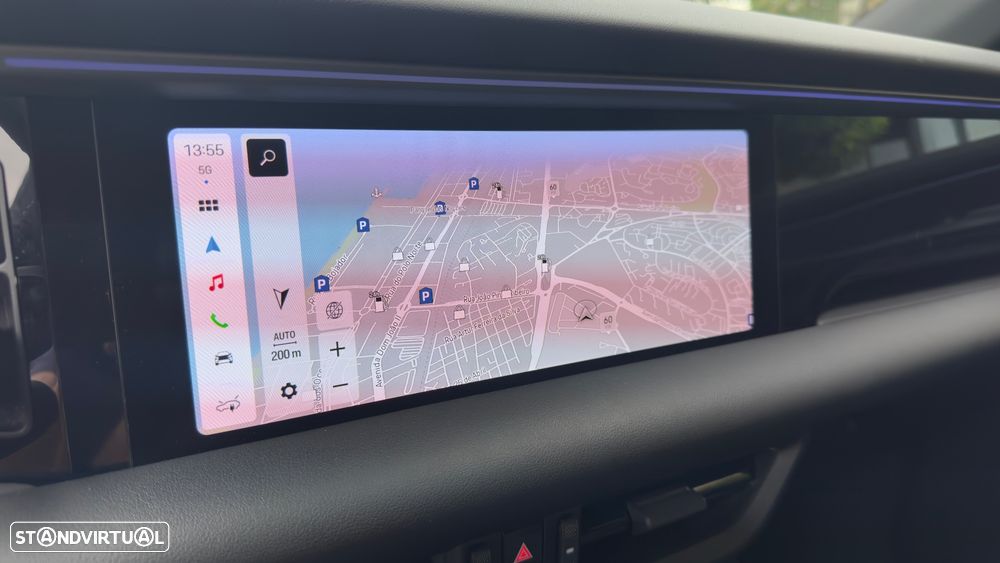 Porsche Macan Electric 4 - 16