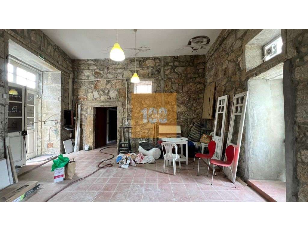Espaço comercial para arrendamento na Baixa do Porto - Grande imagem: 3/23